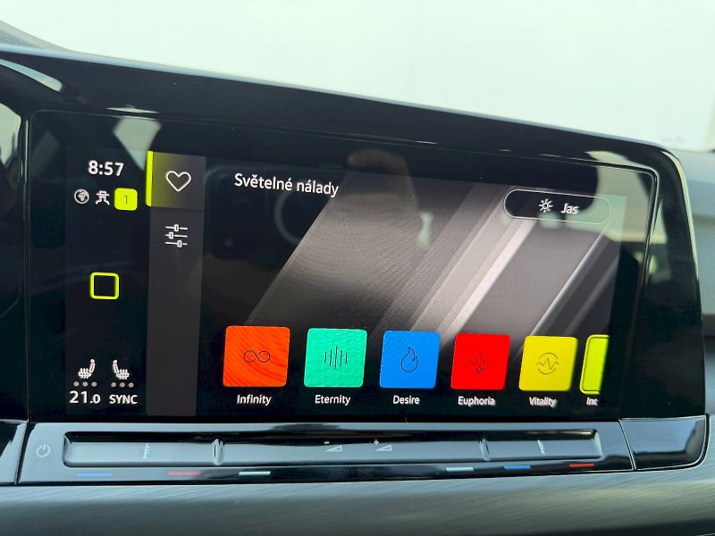 Volkswagen Golf (2023) Variant 1.5 TSI 110kW Style - fotka 23 z 35