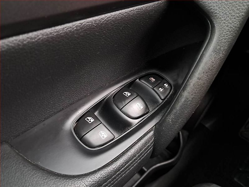 Nissan Qashqai (2020) 1.3 DIG-T, Serv.kniha - fotka 16 z 16
