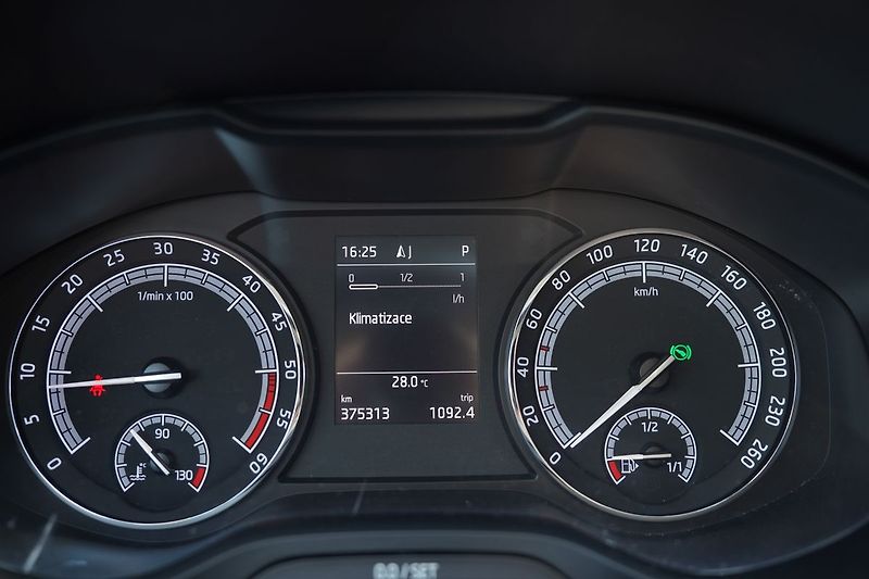 Škoda Kodiaq 2.0 TDI DSG 150 PS/7míst/tažné - fotka 34 z 42