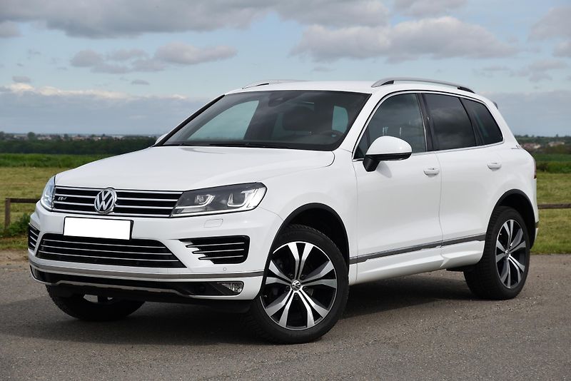 Volkswagen Touareg 3.0 TDi V6 DSG 4M,R-LINE,FACE - fotka 1 z 50
