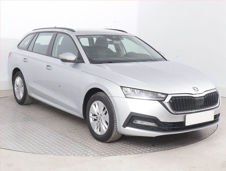 Škoda Octavia (2023) Ambition 2.0 TDI, ČR,1.maj - fotografie inzerátu