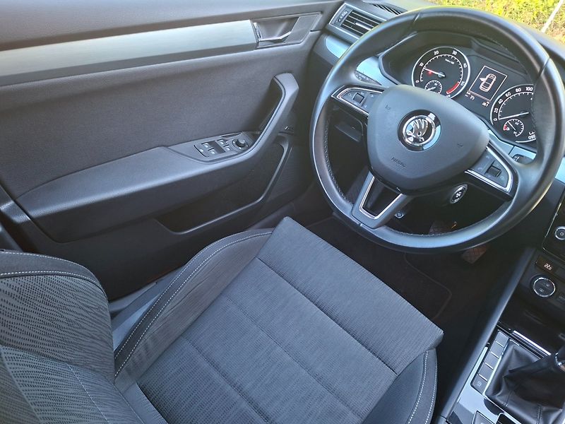 Škoda Superb (2015) 2.0TDI 110kW MAN -NEHAVAROVÁNO - fotka 11 z 47
