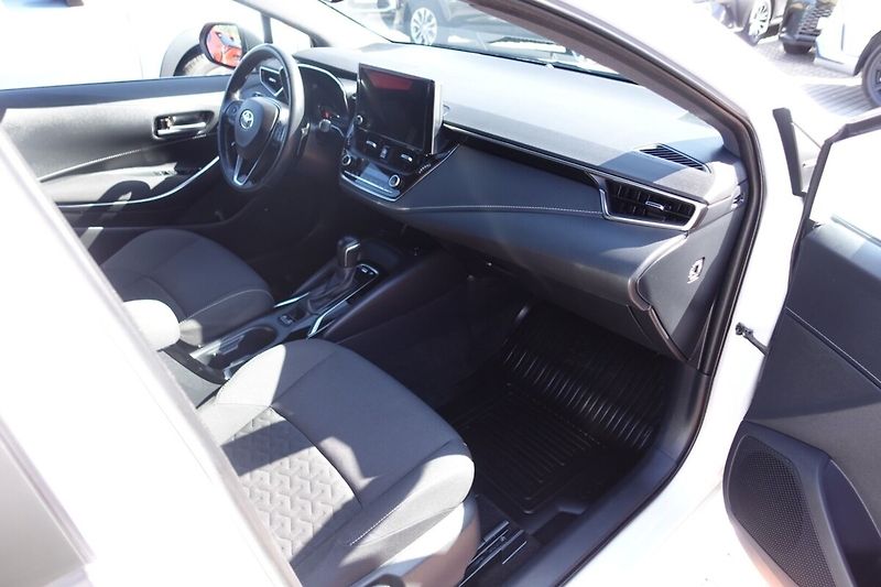 Toyota Corolla 2.0HSD e-CVT Comfort Tech - fotka 12 z 30