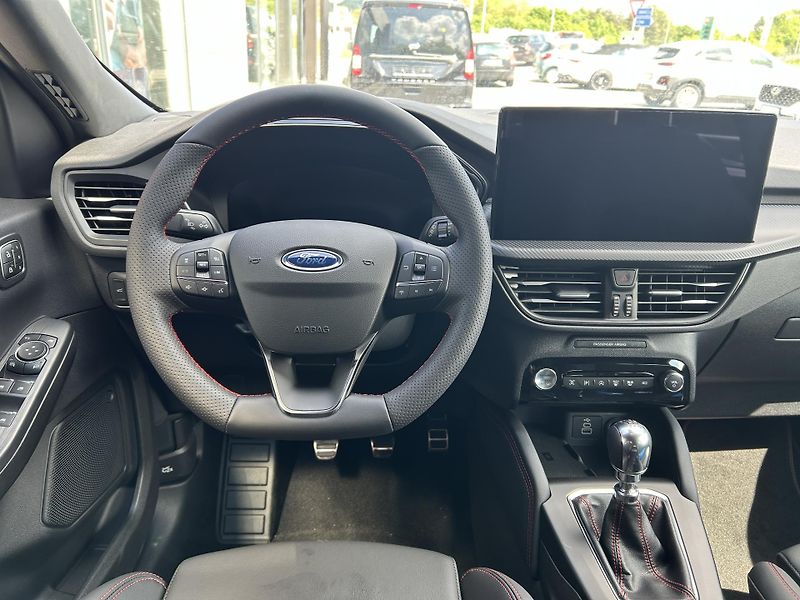 Ford Kuga 1,5 EcoBoost 110kW ST-LINE X - fotka 13 z 36