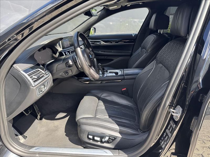 BMW Řada 7 3,0 740Ld xDrive M-Paket AT DP - fotka 11 z 45