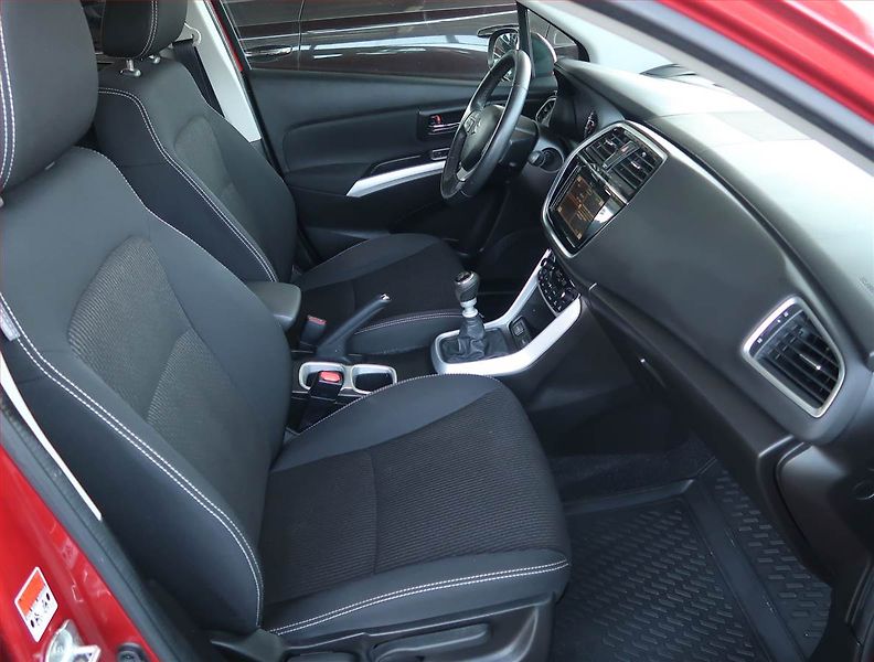 Suzuki SX4 S-Cross (2018) 1.4 BoosterJet, ČR,1.maj - fotka 9 z 18