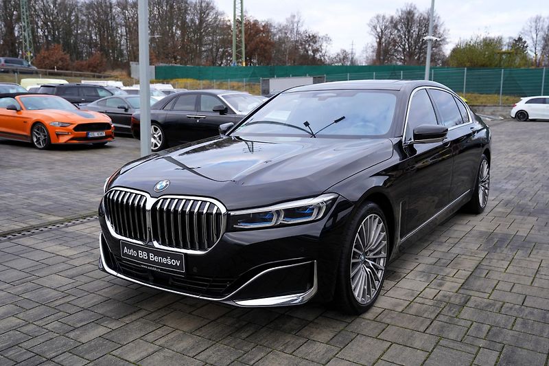 BMW Řada 7 750Li xDrive Individual/ČR - fotka 2 z 49