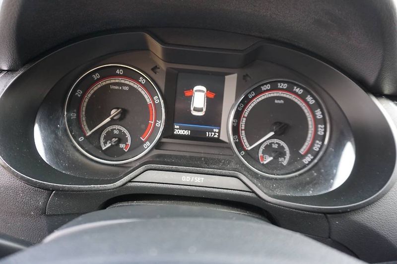 Škoda Octavia (2018) 2,0 RS - fotka 20 z 32
