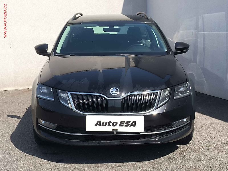 Škoda Octavia (2018) 1.6TDi, ČR, Style, DSG, LED - fotka 2 z 22