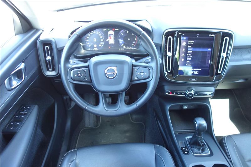 Volvo XC40 2,0 D3 110KW, MANUAL, FWD. - fotka 19 z 37
