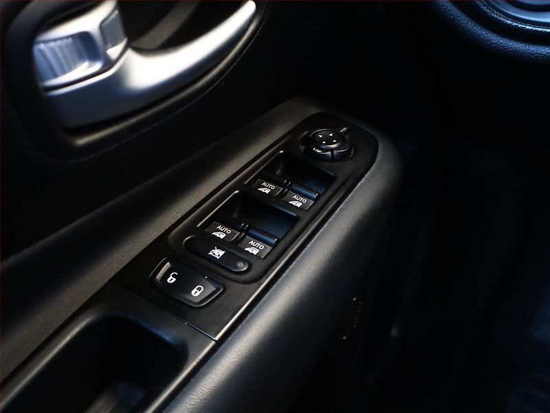 Jeep Renegade (2020) Limited 1.0 T-GDI, ČR,1.maj - fotka 17 z 17