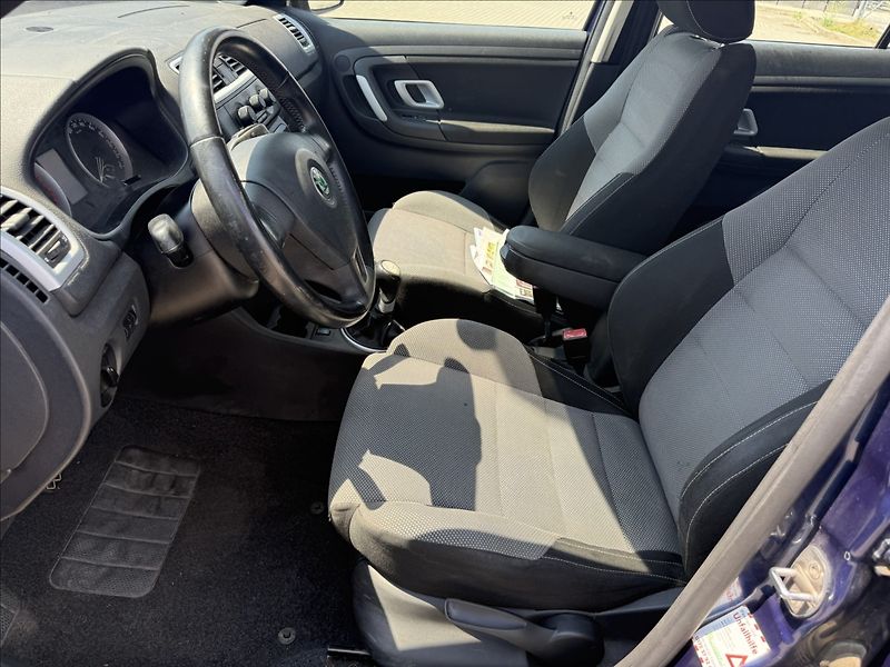 Škoda Fabia 1,4 i 16v Klima, po STK - fotka 7 z 28