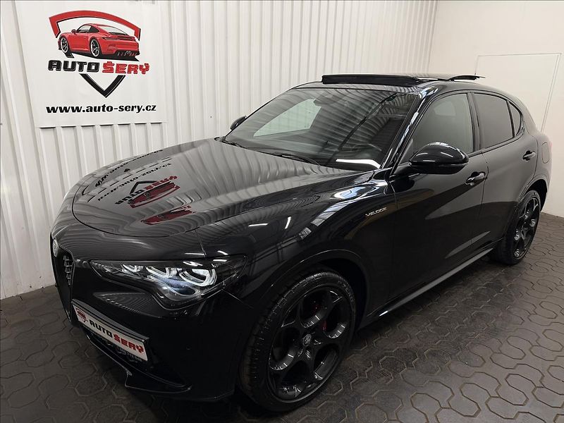Alfa Romeo Stelvio VELOCE 154kW Q4 PANO H&K R21 - fotka 2 z 42