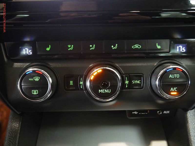 Škoda Octavia (2015) 1.6 TDi, DSG, navi - fotka 17 z 29