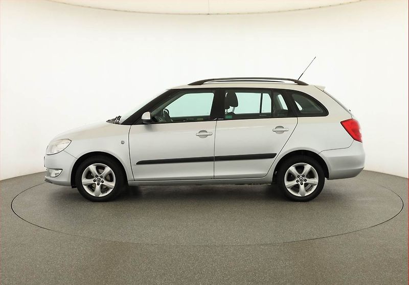 Škoda Fabia (2010) Style 1.6 TDI, Serv.kniha - fotka 3 z 13