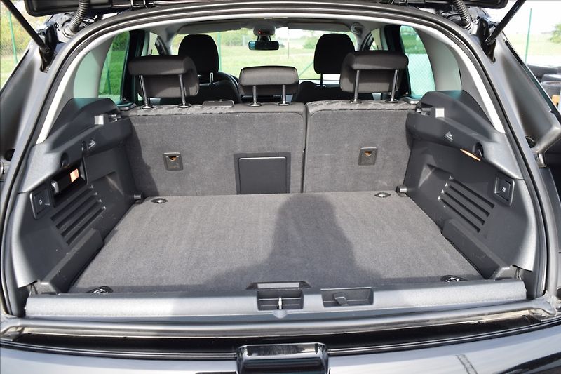 Peugeot 3008 1,6 i 88KW ALU NAVI PANORAMA - fotka 14 z 50