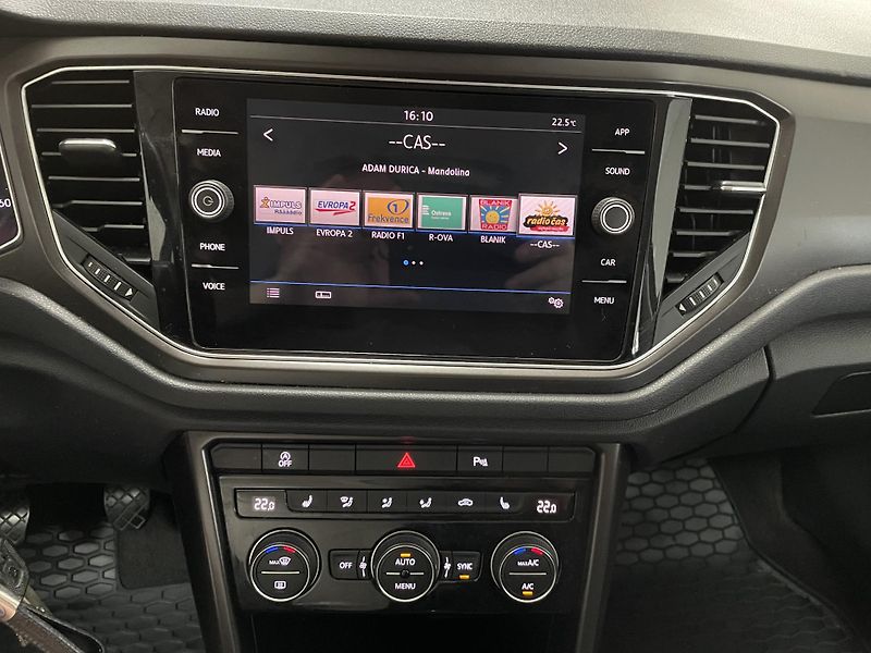 Volkswagen T-Roc 1.5 TSi ČR 6M ACC TZ  - fotka 23 z 28