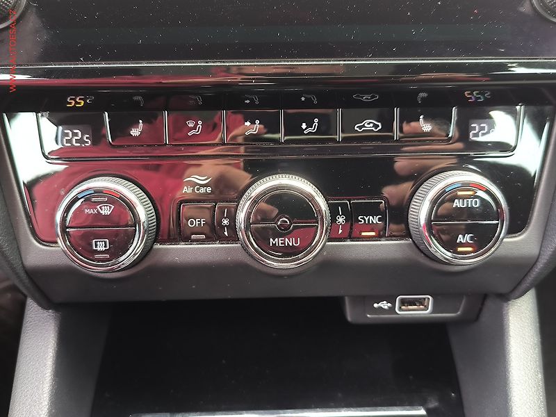 Škoda Octavia (2019) 1.5 TSi, ČR, DSG, LED, park - fotka 15 z 22