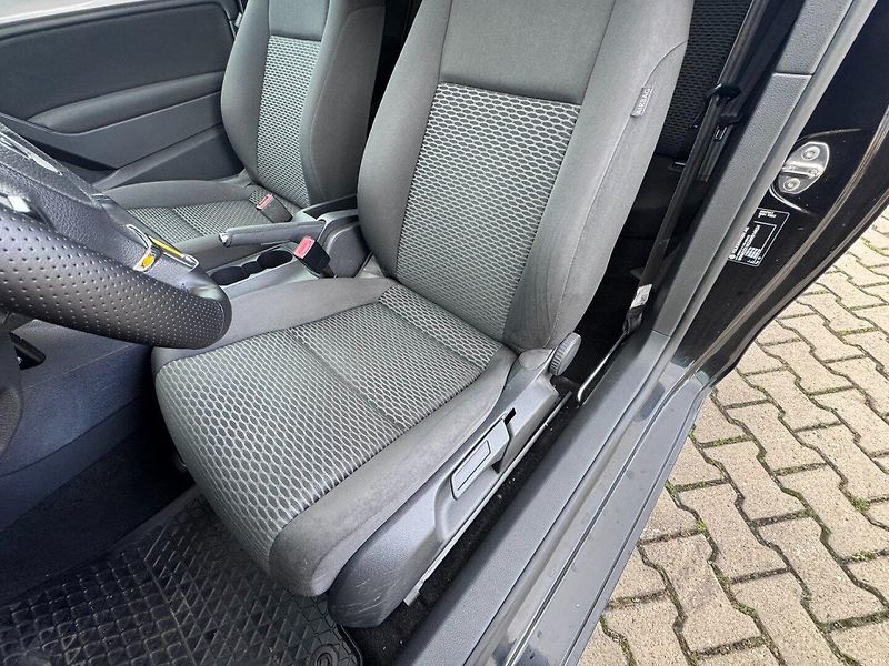 Volkswagen Golf (2009) 1,4i 59 KW BRZDY PNEU LAK - fotka 35 z 50