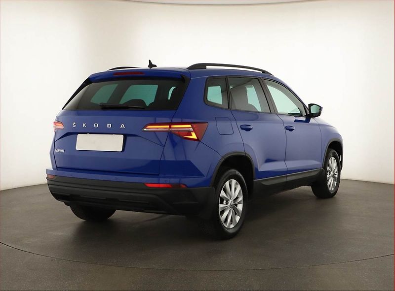 Škoda Karoq (2023) 1.0 TSI - fotka 5 z 16