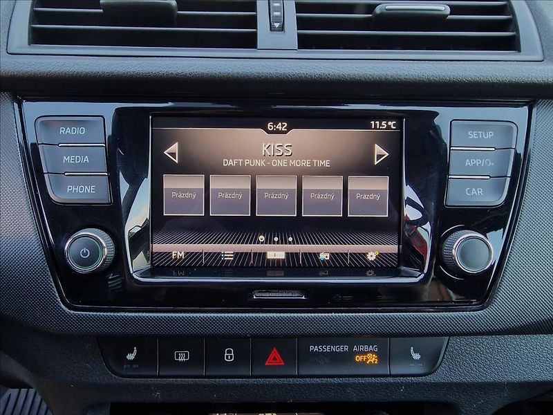 Škoda Fabia 1.0TSI Tour, původ ČR, 1.Maj. - fotka 25 z 49
