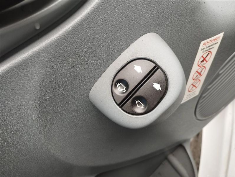 Ford Transit 2,2 TDCi 9/Míst 6 Rychlostí - fotka 16 z 16