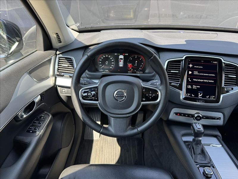 Volvo XC90 2,0 D5 AWD Momentum AT ČR - fotka 16 z 37