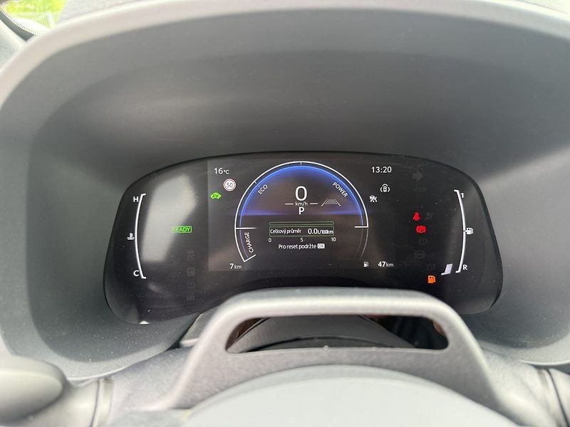 Toyota Aygo 1.5 Hybrid Executive - fotka 17 z 24