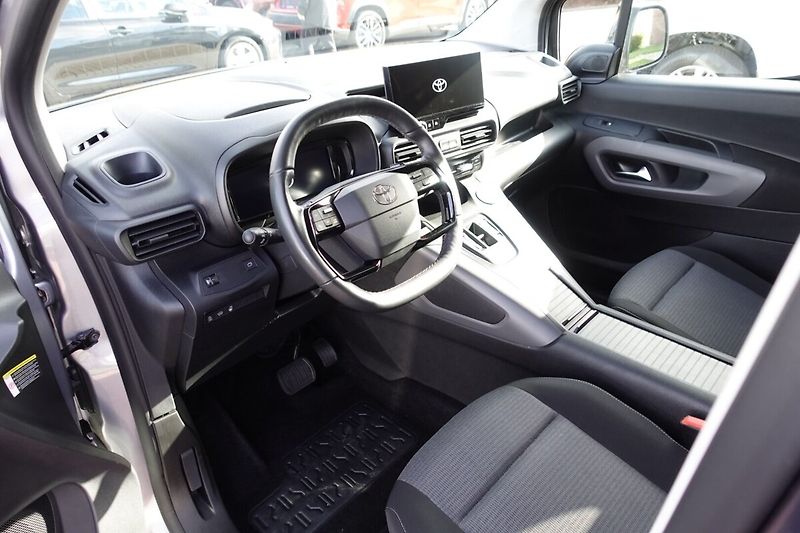 Toyota ProAce City Verso 1,5D-4D 96kW VIP Long VIP 7mís - fotka 11 z 35