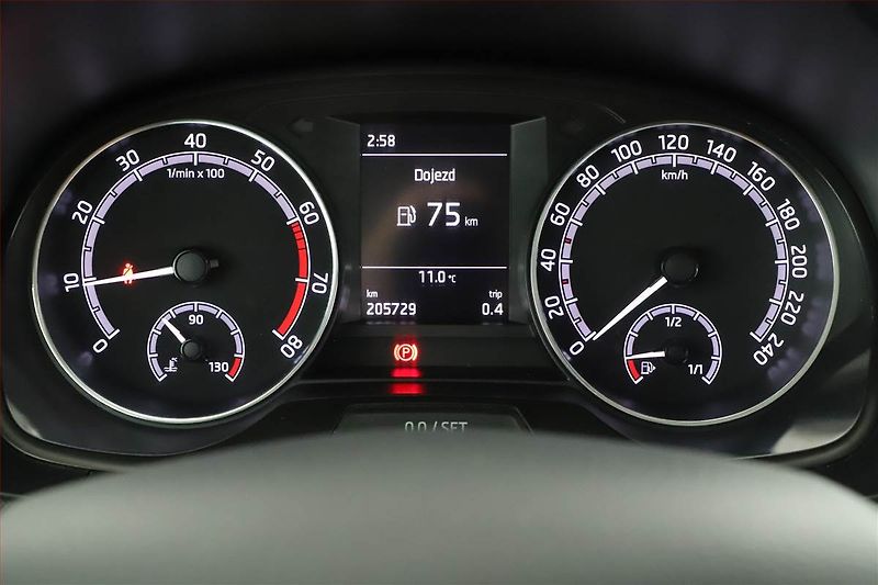 Škoda Fabia (2019) 1.0 TSI, Tempomat - fotka 8 z 15