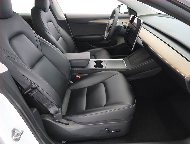 Tesla Model 3 (2023) Long Range 4WD 79kWh, SoH 95% - fotka 9 z 32