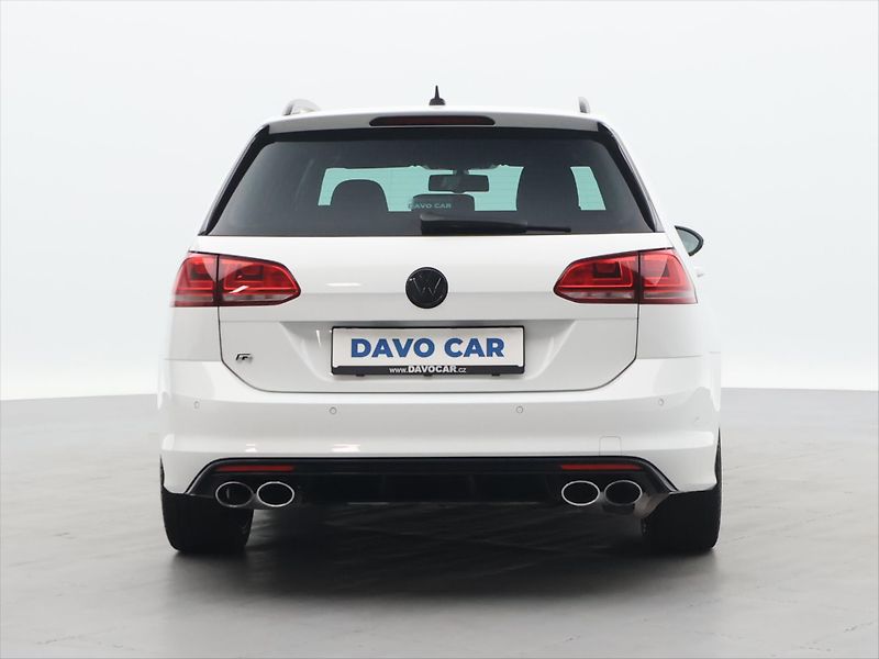 Volkswagen Golf 2,0 TSI R 221kW DSG 4M 1.Maj - fotka 6 z 33