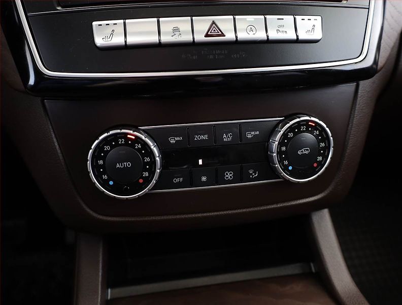 Mercedes-Benz GLS (2018) 400 4MATIC - fotka 11 z 25