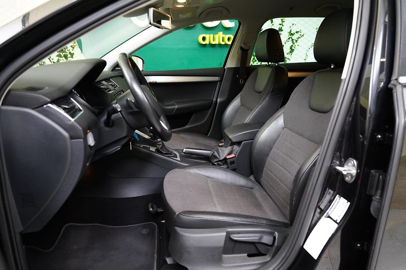 Škoda Octavia - fotka 10 z 26
