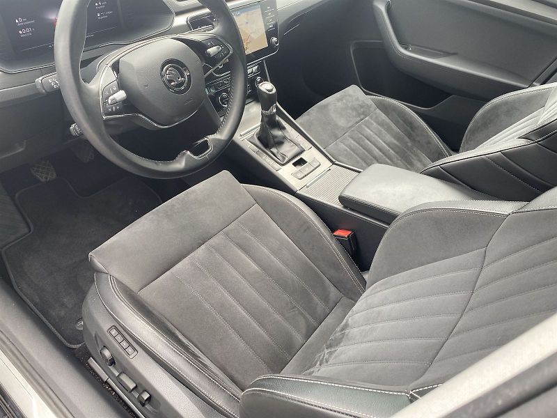 Škoda Superb (2022) 1.5 TSI Style+ - fotka 6 z 40