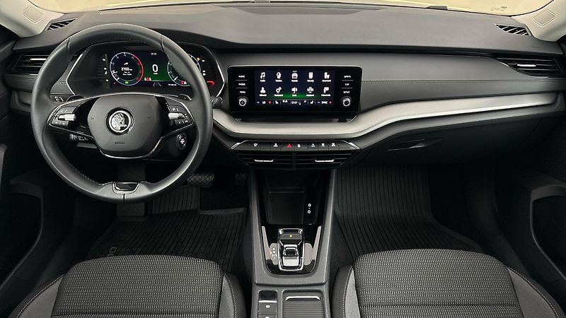 Škoda Octavia 2.0 TDI DSG Ambition - fotka 8 z 24