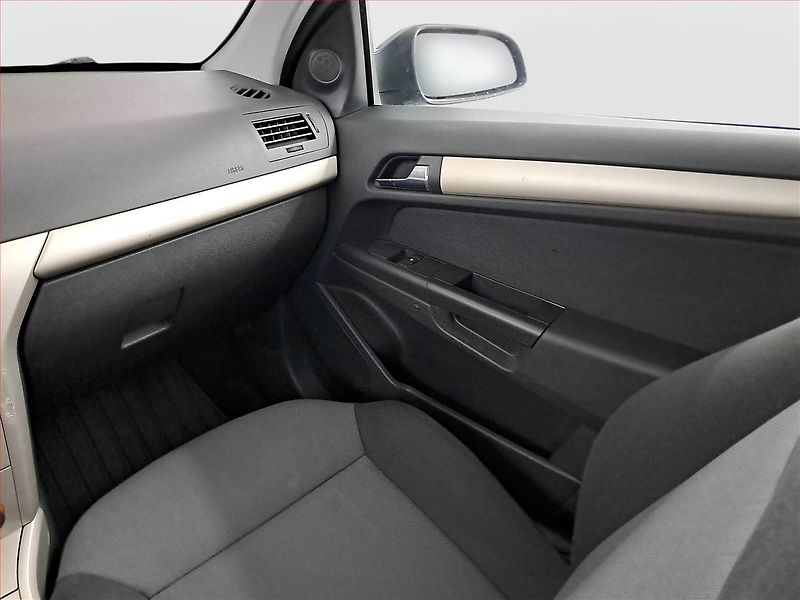 Opel Astra (2009) 1.6 16V, nová STK - fotka 8 z 16
