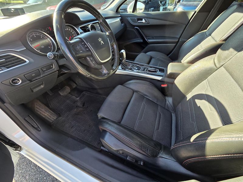 Peugeot 508 (2014) 2.2 HDi 204 GT EAT6 - fotka 9 z 32