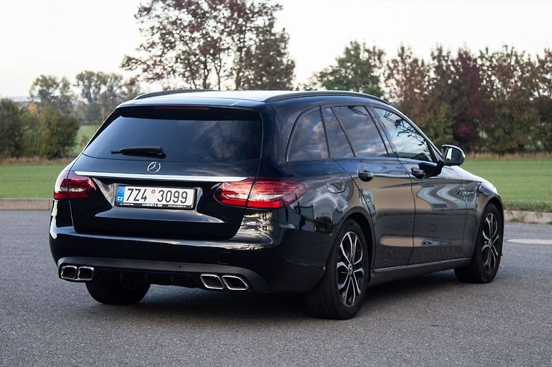 Mercedes-Benz Třídy C - fotka 5 z 27