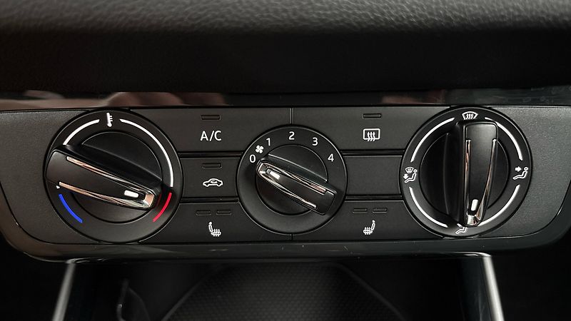 Škoda Fabia 1.0 TSI Style - fotka 13 z 23