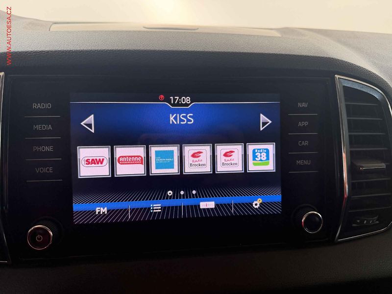 Škoda Karoq (2019) 1.5 TSi, Style, DSG, kůže, TZ - fotka 16 z 18