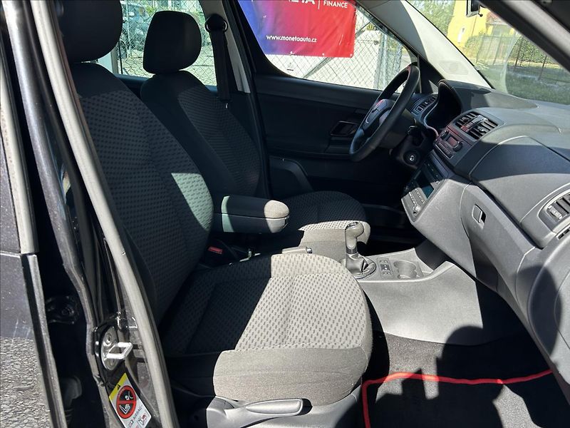 Škoda Roomster 1,2 TSi,Tažné,Nová STK,klima - fotka 25 z 49