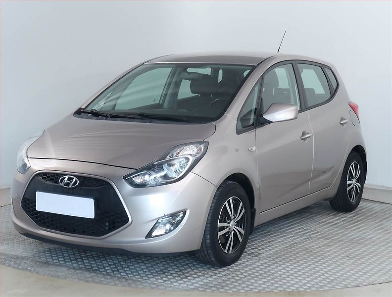 Hyundai ix20 (2015) 1.4 CRDi, Serv.kniha - fotka 2 z 16
