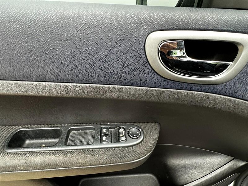 Peugeot 307 1.6 80kW - fotka 17 z 30