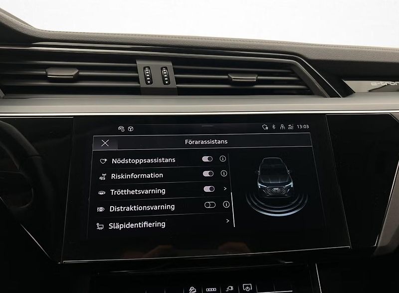 Audi Q8 e-tron 55 Q Kamera Tažné LED Vzduch  - fotka 17 z 28