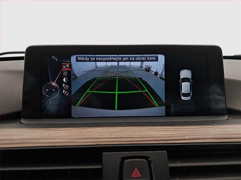 BMW Řada 3 (2015) Modern Line 320 d xDrive, 4X4 - fotka 17 z 20