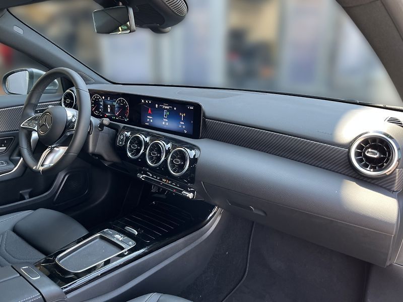 Mercedes-Benz Třídy A A-Třída 180 Progressive Editio - fotka 15 z 20