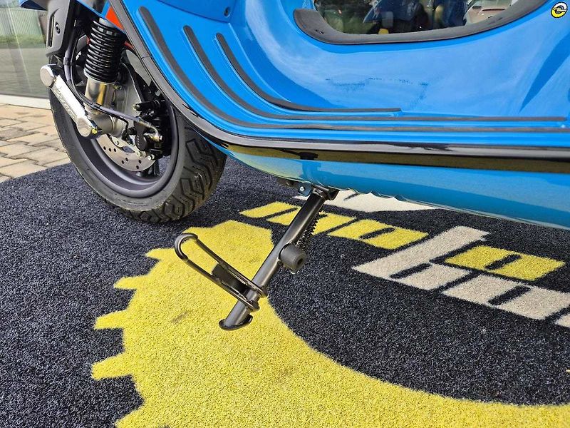 Vespa GTS 125 Super (2026) GTS 125 SUPERSPORT E5+ - fotka 12 z 23