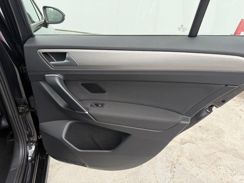 Volkswagen Golf Sportsvan (2015) 1.2 TSI plná ser. historie - fotka 14 z 37