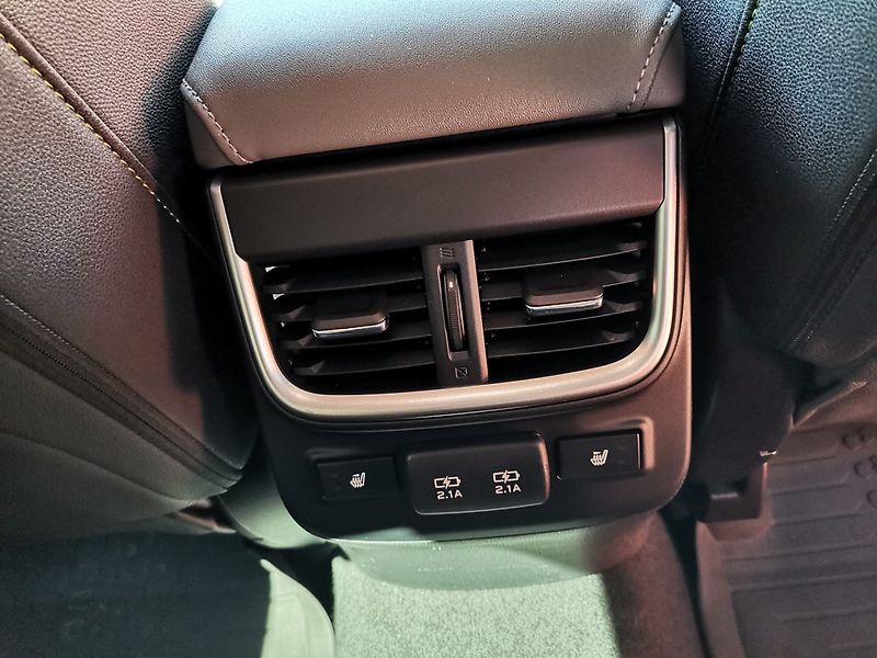 Subaru Outback (2021) 2.5i 124kw F Cross ČR 1maj! - fotka 24 z 32